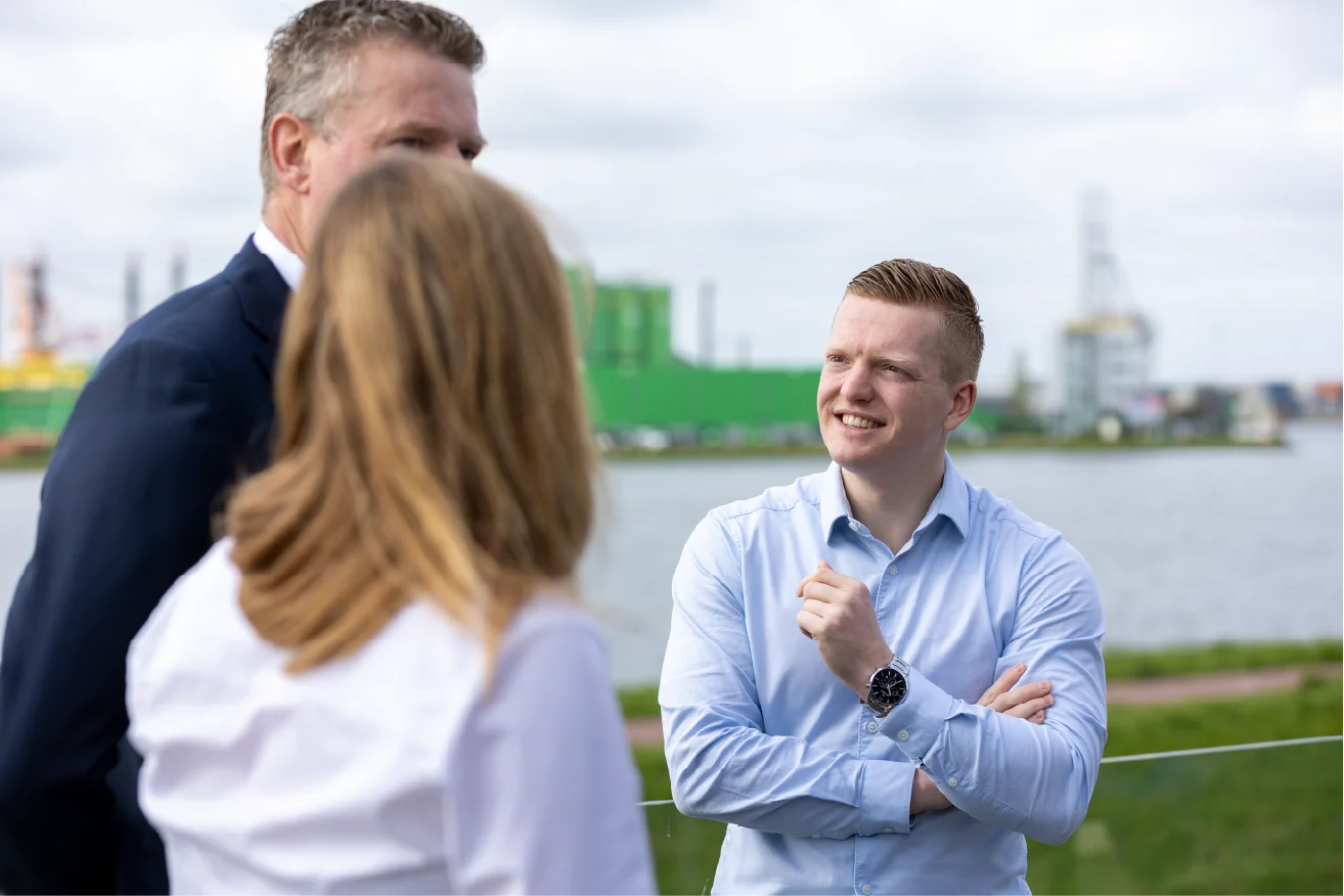Overleg over monitoring bedrijventerreinen door het team Aanjagers Toekomstbestendige Bedrijvenparken op een Amsterdams bedrijventerrein.
